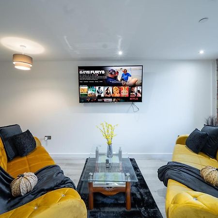 Bv Spacious 1-Bedroom Apartment Close To Town Center - Sleeps 6 Bradford  Buitenkant foto