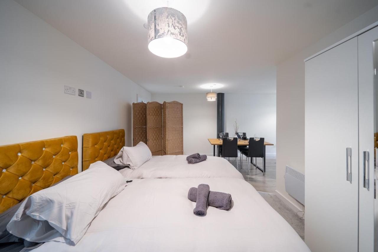 Bv Spacious 1-Bedroom Apartment Close To Town Center - Sleeps 6 Bradford  Buitenkant foto