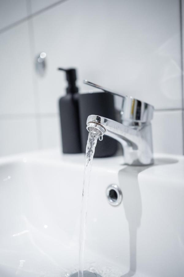 Bv Spacious 1-Bedroom Apartment Close To Town Center - Sleeps 6 Bradford  Buitenkant foto