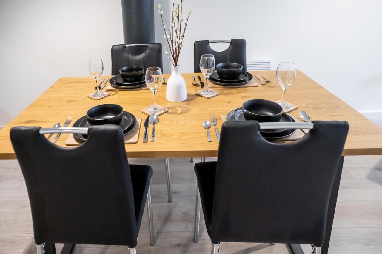 Bv Spacious 1-Bedroom Apartment Close To Town Center - Sleeps 6 Bradford  Buitenkant foto
